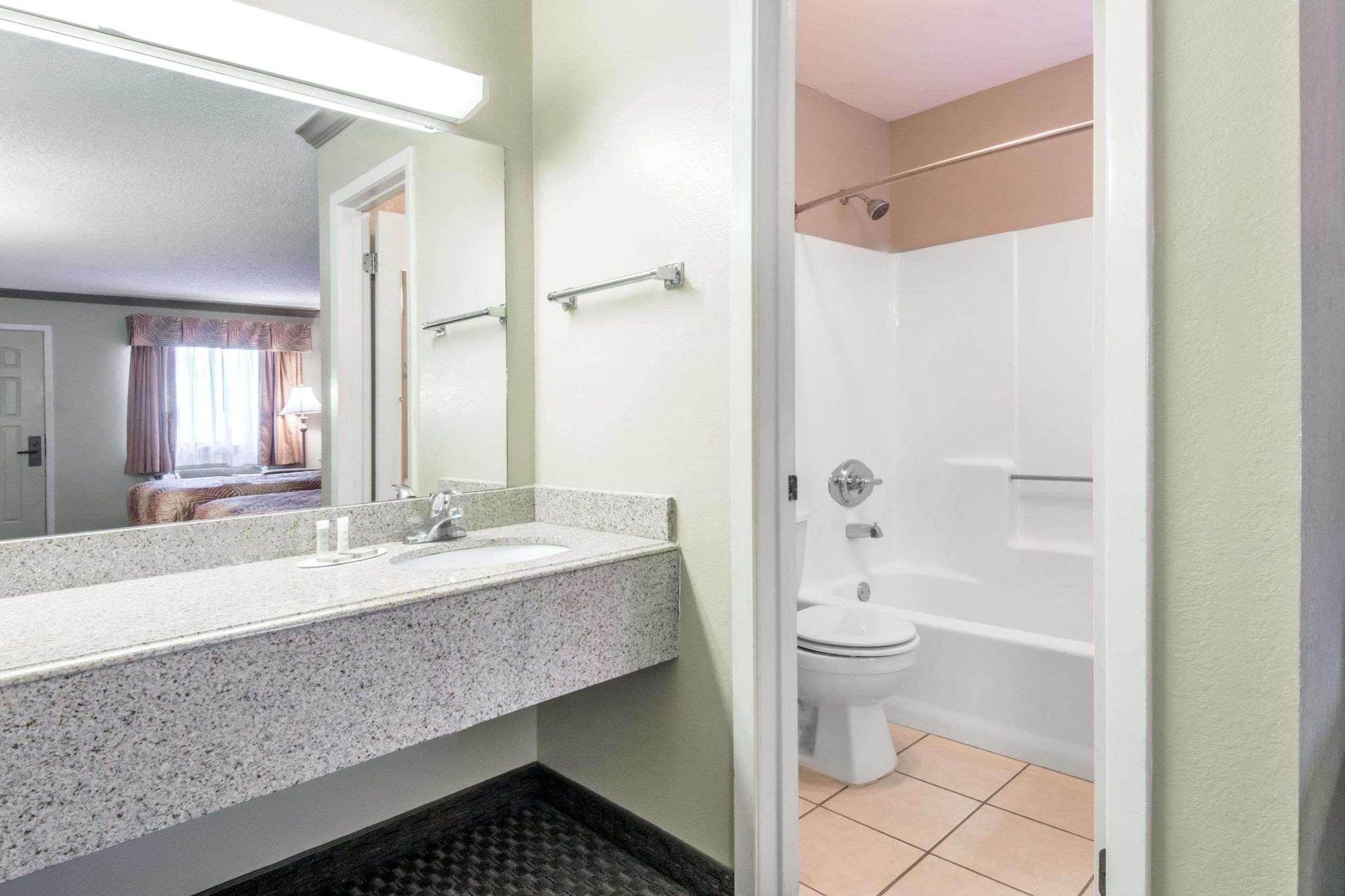 Hill Country Inn And Suite Copperas Cove Esterno foto